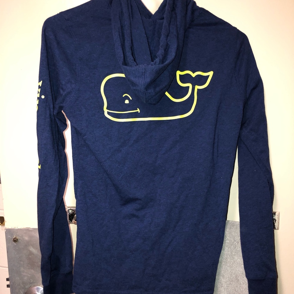 Vineyard Vines Long Sleeve w Hood
